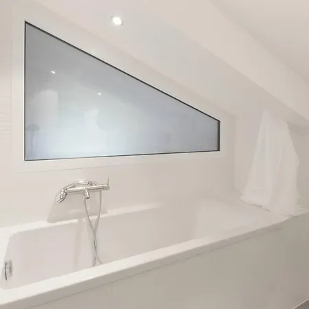 L'abeille - Renovated - 4 Bedroom - 8 Person-110sqm - Views!