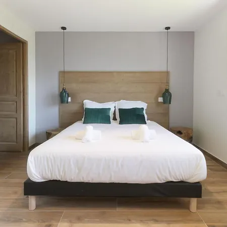 Apartment L'abeille - Renovated - 4 Bedroom - 8 Person-110sqm - Views!