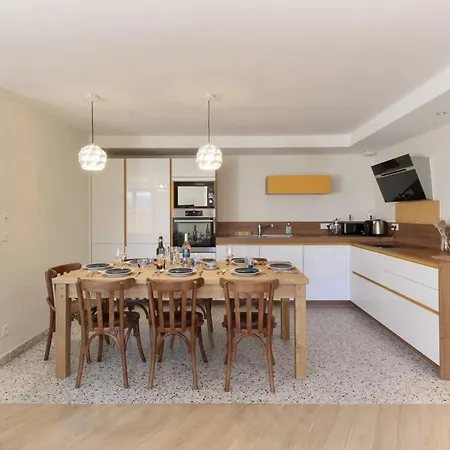 L'abeille - Renovated - 4 Bedroom - 8 Person-110sqm - Views!